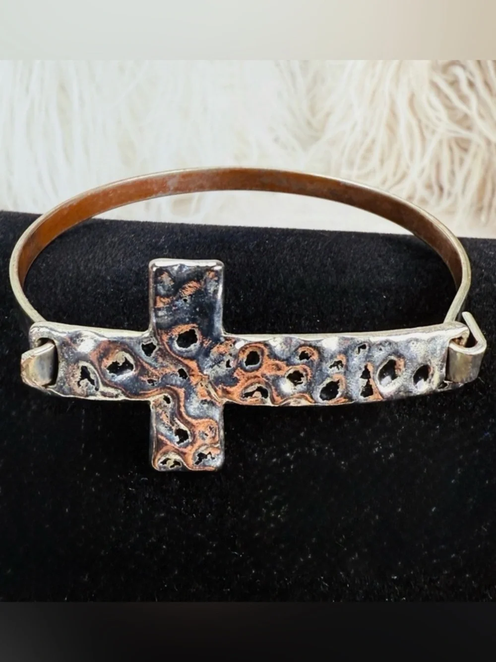Vintage aged, Silvertone hammered cross bangle bracelet